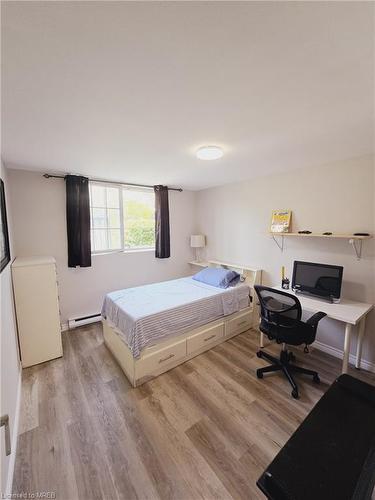 227 Rossland Road, Oshawa, ON - Indoor Photo Showing Bedroom