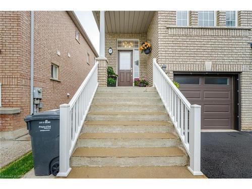 39 Newark Way, Brampton, ON - Outdoor With Exterior