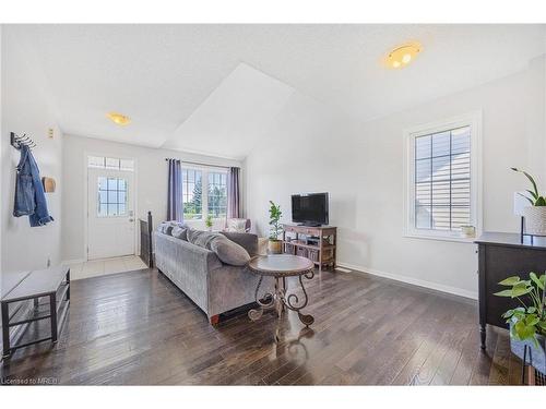 4-24 Providence Way, Wasaga Beach, ON - Indoor Photo Showing Living Room