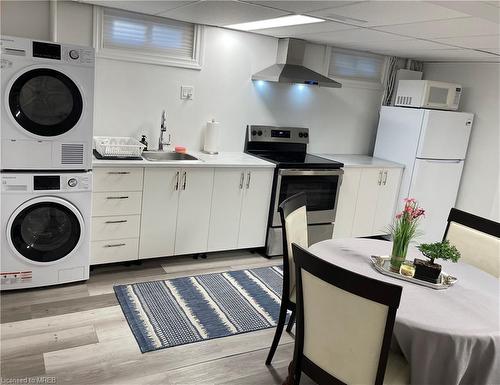 3857 Panama Court, Niagara Falls, ON - Indoor Photo Showing Laundry Room