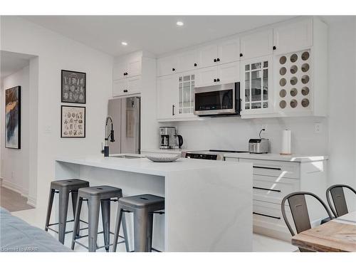 124 Bond Street N, Hamilton, ON - Indoor Photo Showing Kitchen