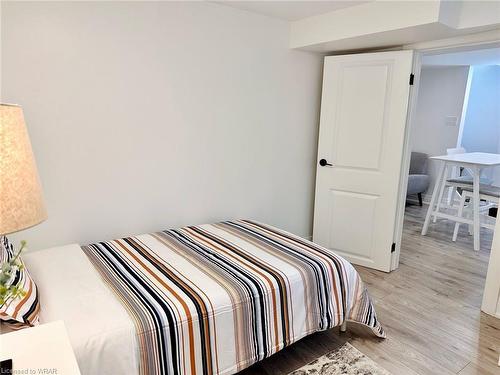 124 Bond Street N, Hamilton, ON - Indoor Photo Showing Bedroom