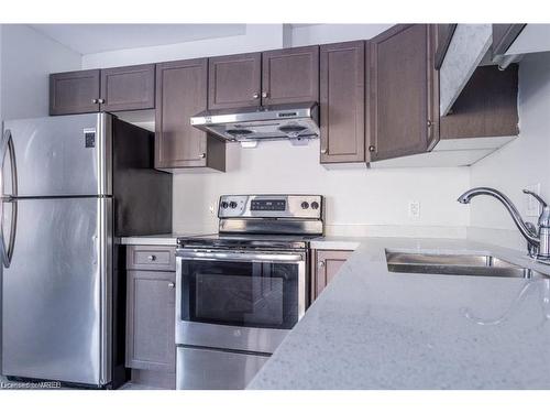 80 Monarch Street, Welland, ON - Indoor Photo Showing Kitchen With Double Sink With Upgraded Kitchen