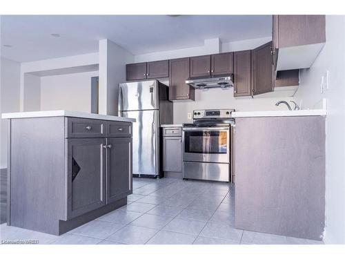 80 Monarch Street, Welland, ON - Indoor Photo Showing Kitchen