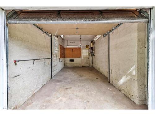 877 Condor Drive, Burlington, ON - Indoor Photo Showing Garage