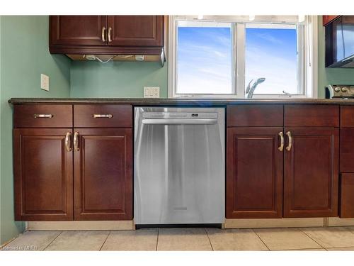 877 Condor Drive, Burlington, ON - Indoor Photo Showing Kitchen