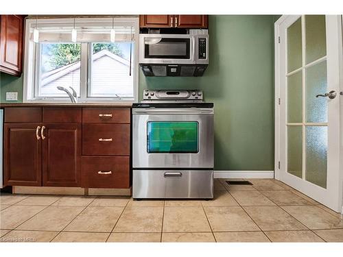 877 Condor Drive, Burlington, ON - Indoor Photo Showing Kitchen