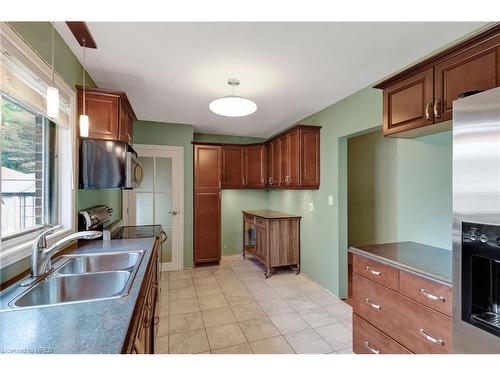 877 Condor Drive, Burlington, ON - Indoor Photo Showing Kitchen With Double Sink