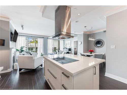 Ph404-88 Palace Pier Court, Toronto, ON - Indoor Photo Showing Kitchen