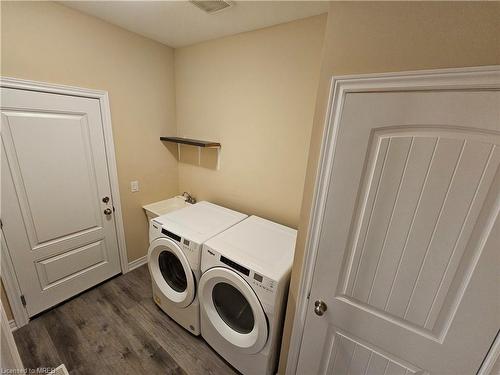 149 Susan Drive, Fonthill, ON - Indoor Photo Showing Laundry Room