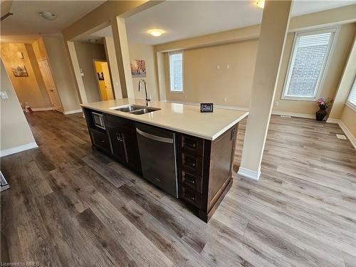 149 Susan Drive, Fonthill, ON - Indoor Photo Showing Kitchen With Double Sink