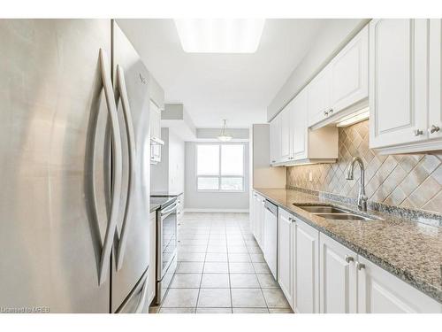 1824-25 Kingsbridge Gdn Circle, Mississauga, ON - Indoor Photo Showing Kitchen With Double Sink With Upgraded Kitchen