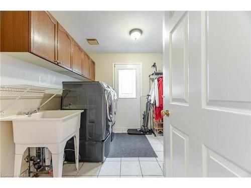 1438 Winterbourne Drive, Oakville, ON - Indoor Photo Showing Laundry Room