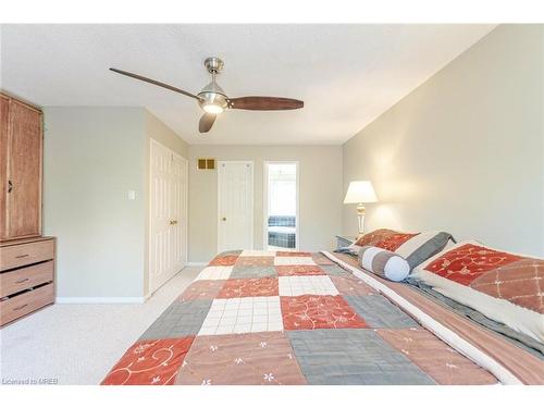 1438 Winterbourne Drive, Oakville, ON - Indoor Photo Showing Bedroom