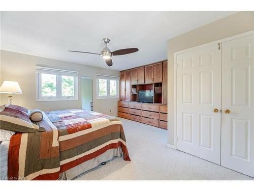 1438 Winterbourne Drive, Oakville, ON - Indoor Photo Showing Bedroom