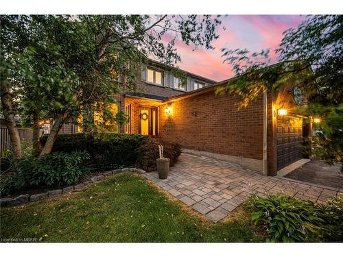 1438 Winterbourne Drive, Oakville, ON - Outdoor