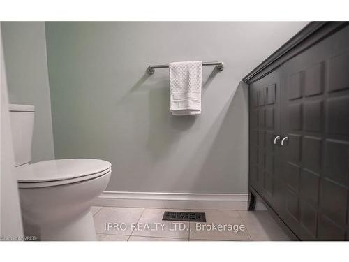 974 Raintree Lane, Mississauga, ON - Indoor Photo Showing Bathroom