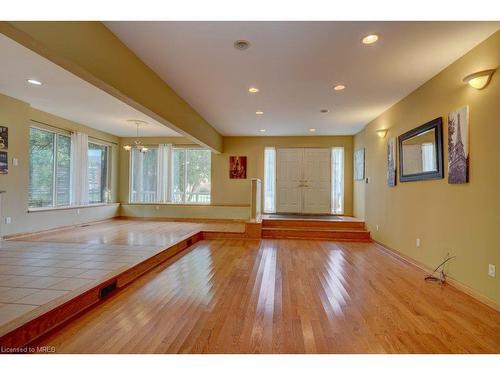 196 Nelson Street, Oakville, ON - Indoor Photo Showing Other Room