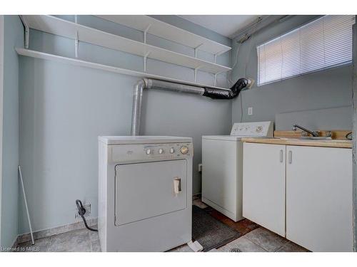 196 Nelson Street, Oakville, ON - Indoor Photo Showing Laundry Room