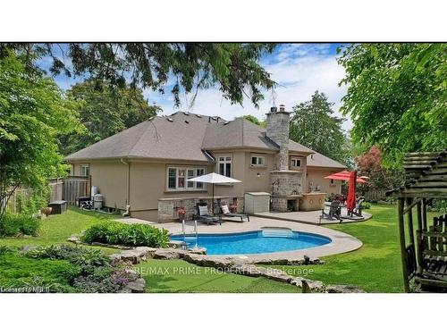 950 Harvey Place, Burlington, ON - Outdoor With In Ground Pool With Backyard With Exterior