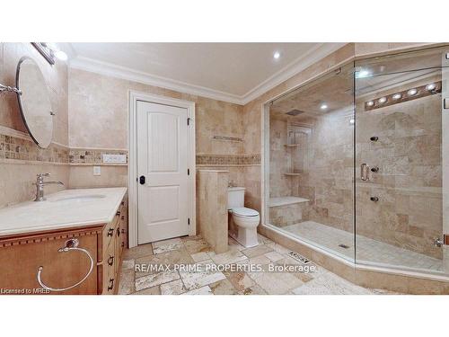 950 Harvey Place, Burlington, ON - Indoor Photo Showing Bathroom