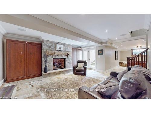 950 Harvey Place, Burlington, ON - Indoor Photo Showing Living Room With Fireplace