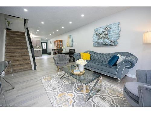 134 Chesley Avenue, London, ON - Indoor Photo Showing Living Room