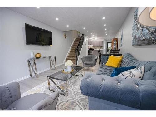 134 Chesley Avenue, London, ON - Indoor Photo Showing Living Room