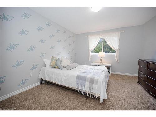 134 Chesley Avenue, London, ON - Indoor Photo Showing Bedroom