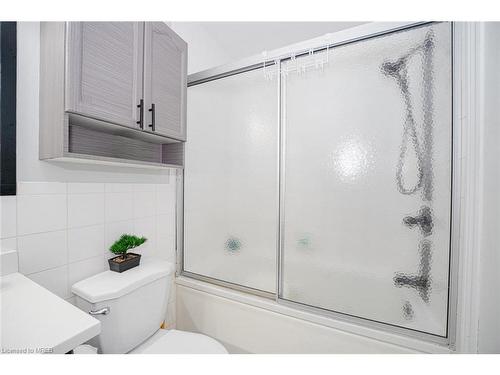 134 Chesley Avenue, London, ON - Indoor Photo Showing Bathroom