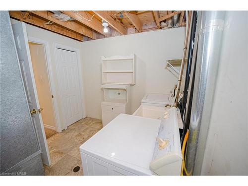 134 Chesley Avenue, London, ON - Indoor Photo Showing Laundry Room