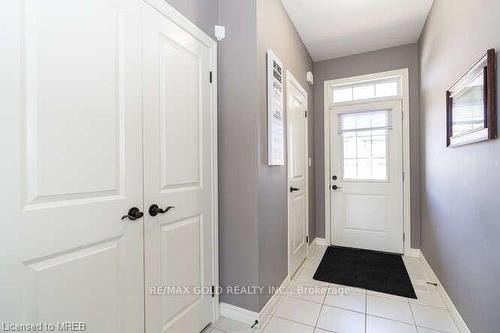 128 Links Crescent, Woodstock, ON - Indoor Photo Showing Other Room