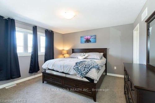 128 Links Crescent, Woodstock, ON - Indoor Photo Showing Bedroom