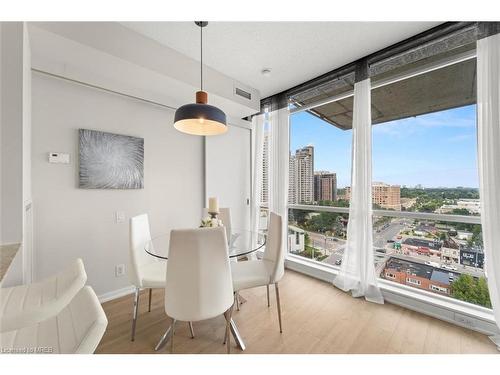 1605-30 Canterbury Place, Toronto, ON - Indoor Photo Showing Dining Room