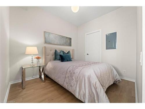 1605-30 Canterbury Place, Toronto, ON - Indoor Photo Showing Bedroom