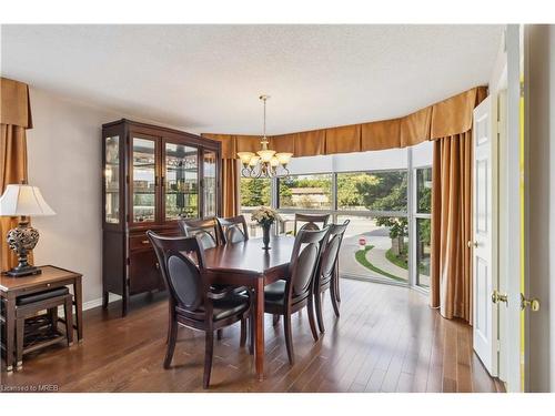 202-880 Dundas Street, Mississauga, ON - Indoor Photo Showing Dining Room