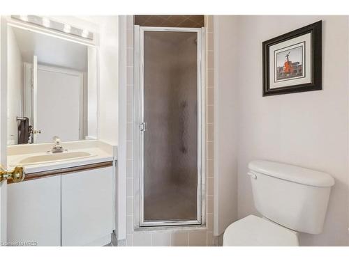 202-880 Dundas Street, Mississauga, ON - Indoor Photo Showing Bathroom