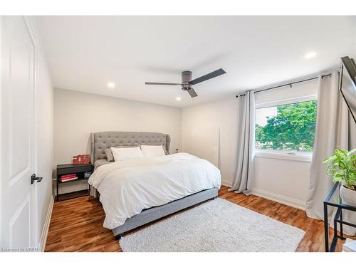 3452 Hannibal Road, Burlington, ON - Indoor Photo Showing Bedroom