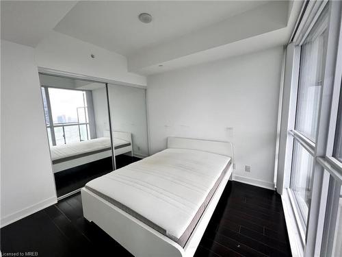 4102-15 Grenville Street, Toronto, ON - Indoor Photo Showing Bedroom