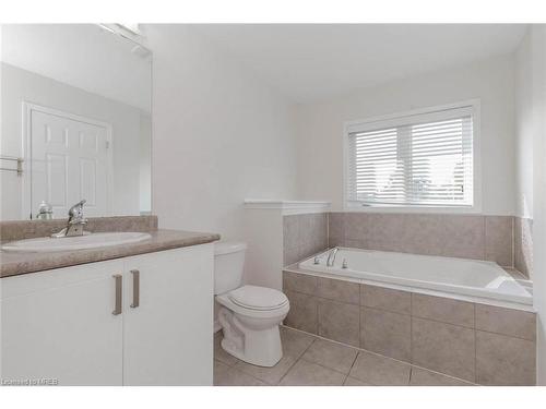 54 Cole Crescent, Brantford, ON - Indoor Photo Showing Bathroom