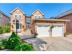 1181 Lansdown Drive  Oakville, ON L6J 7N6