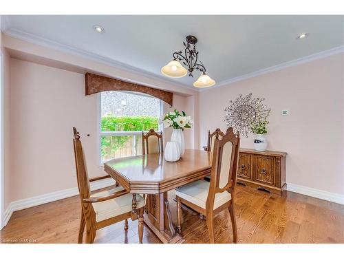 1181 Lansdown Drive, Oakville, ON - Indoor Photo Showing Dining Room