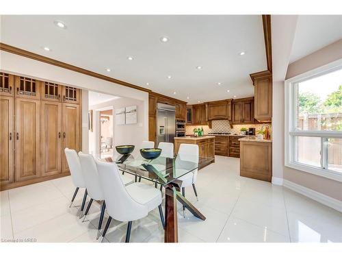 1181 Lansdown Drive, Oakville, ON - Indoor Photo Showing Dining Room