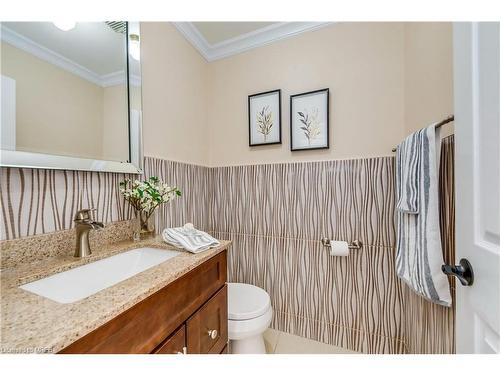 1181 Lansdown Drive, Oakville, ON - Indoor Photo Showing Bathroom