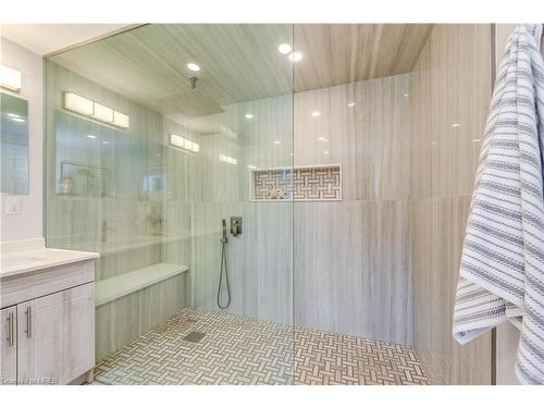 1181 Lansdown Drive, Oakville, ON - Indoor Photo Showing Bathroom