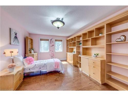 1181 Lansdown Drive, Oakville, ON - Indoor Photo Showing Bedroom