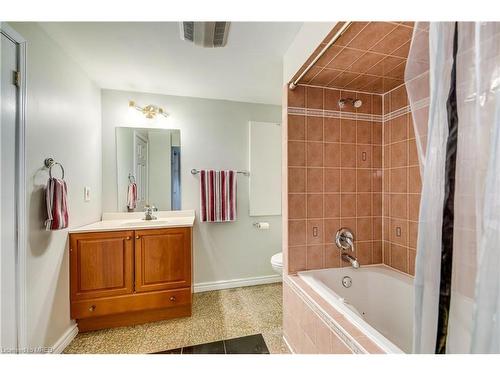 1181 Lansdown Drive, Oakville, ON - Indoor Photo Showing Bathroom