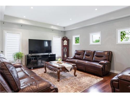 145 Cardinal Crescent, Welland, ON - Indoor Photo Showing Living Room