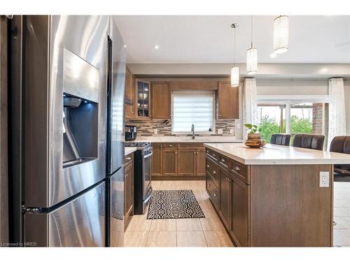 145 Cardinal Crescent, Welland, ON - Indoor Photo Showing Kitchen With Stainless Steel Kitchen With Double Sink With Upgraded Kitchen