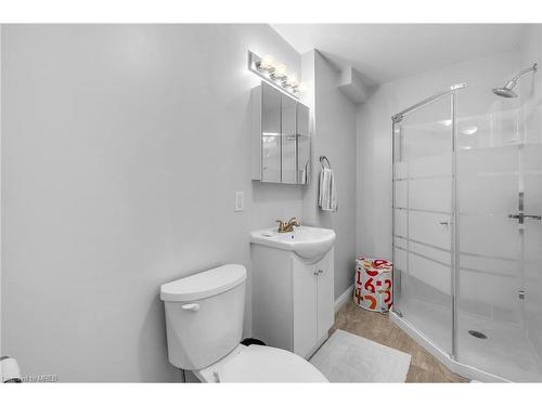 6540 St Michael Avenue, Niagara Falls, ON - Indoor Photo Showing Bathroom